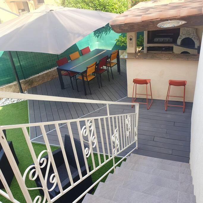 Joli Haut De Villa 3 Chambres Climatise Avec Jacuzzi 马里尼亚讷 外观 照片