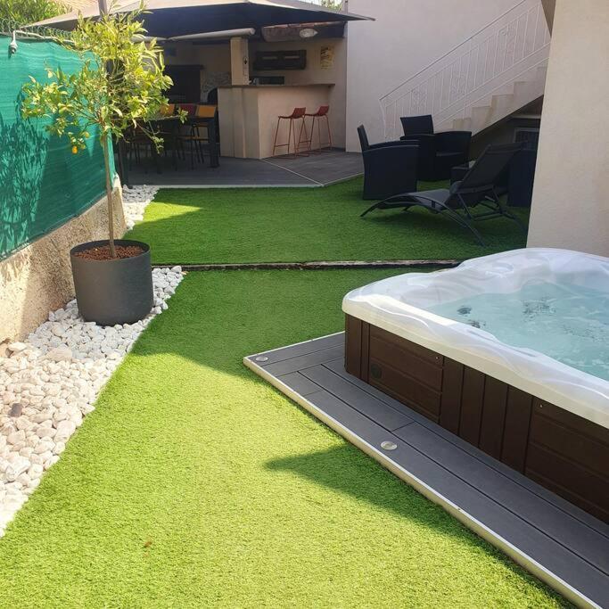 Joli Haut De Villa 3 Chambres Climatise Avec Jacuzzi 马里尼亚讷 外观 照片