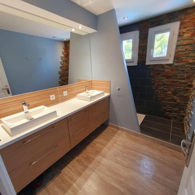 Joli Haut De Villa 3 Chambres Climatise Avec Jacuzzi 马里尼亚讷 外观 照片
