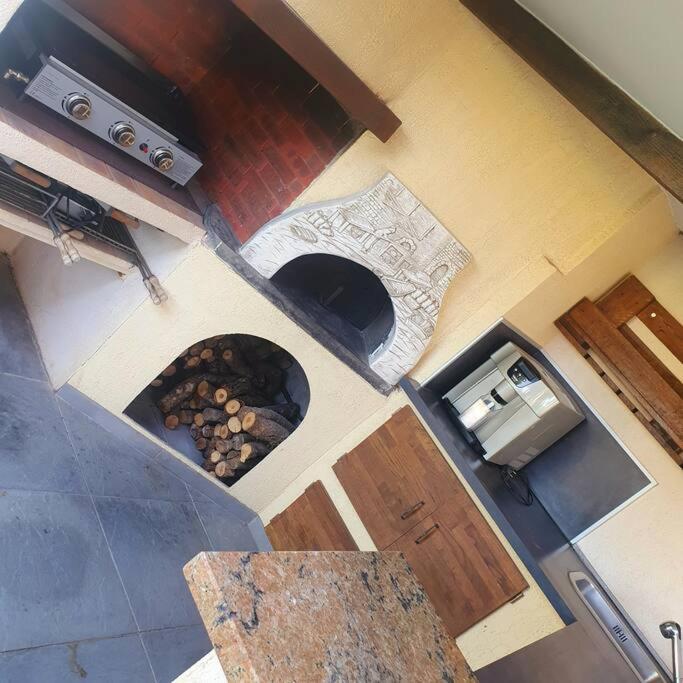 Joli Haut De Villa 3 Chambres Climatise Avec Jacuzzi 马里尼亚讷 外观 照片