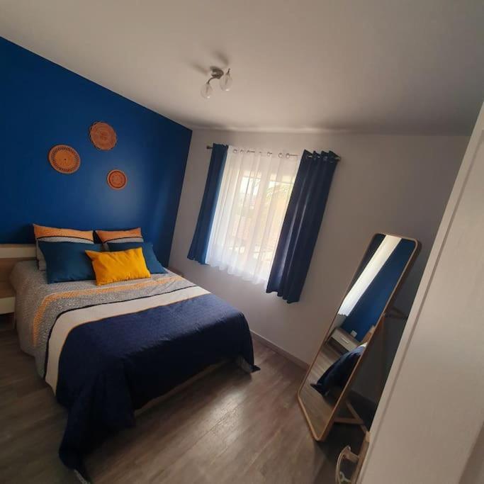 Joli Haut De Villa 3 Chambres Climatise Avec Jacuzzi 马里尼亚讷 外观 照片